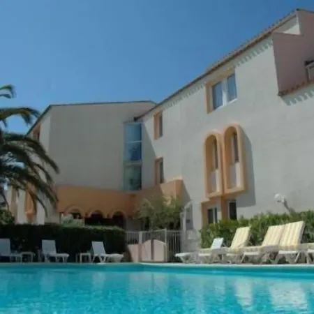 Azur Hotel 3*