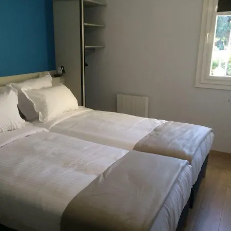 Azur Hotel 3*